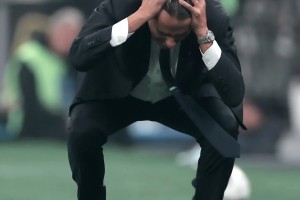 jinnianhui-里程碑夜多特蒙德手感冰凉，西甲窗口期刷纪录，悬念犹存，资深球员宣示担当(为什么波塞冬被列为三巨头)